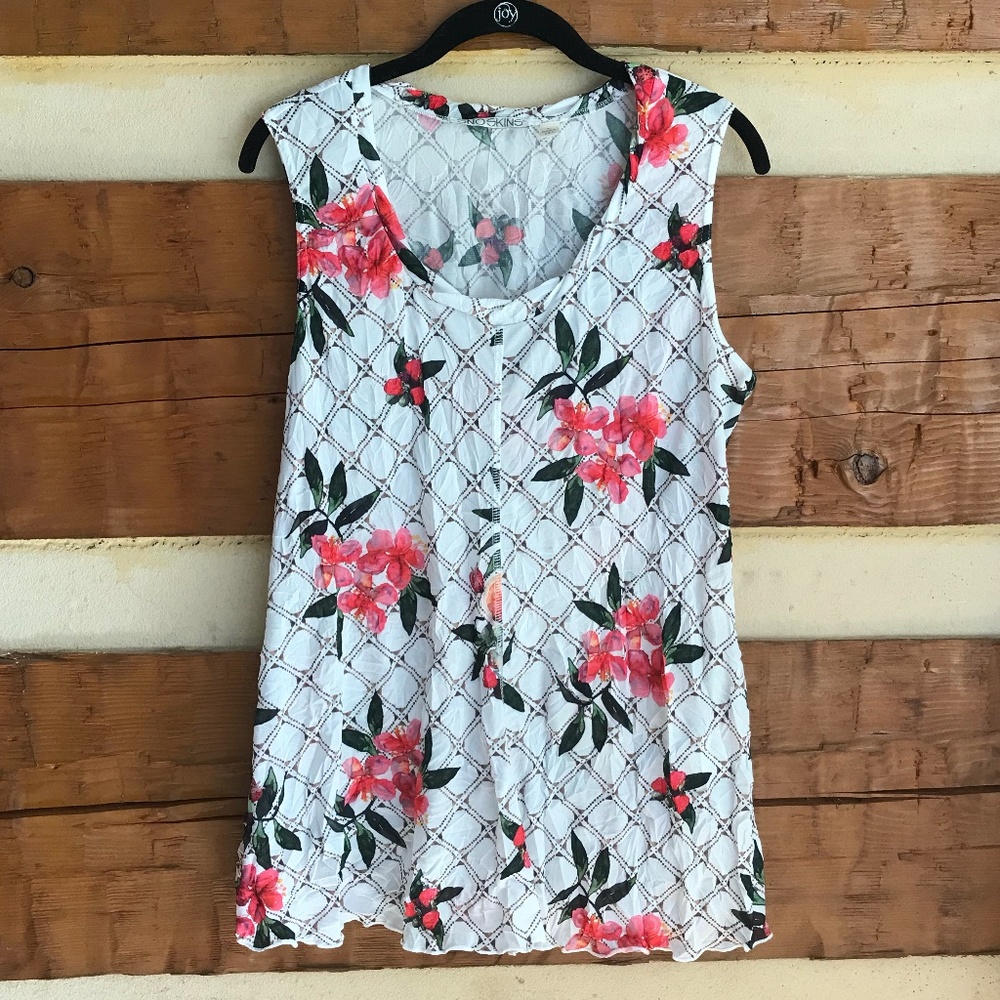 Snoskins pretty floral crinkle top